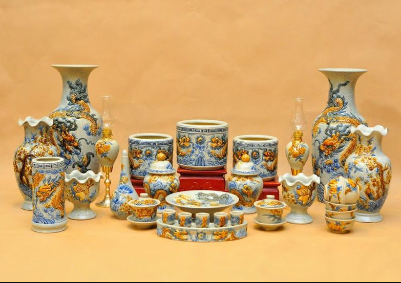 Kiêng Kỵ Cần Tránh Khi Đặt Bát Hương Bàn Thờ Ngày Tết